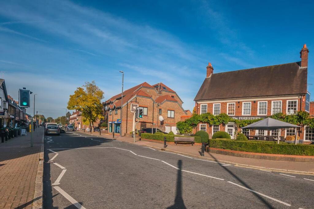 Langston House: 2 Bed, 2 Bath Luxury Apartment Hedgerley Exterior foto